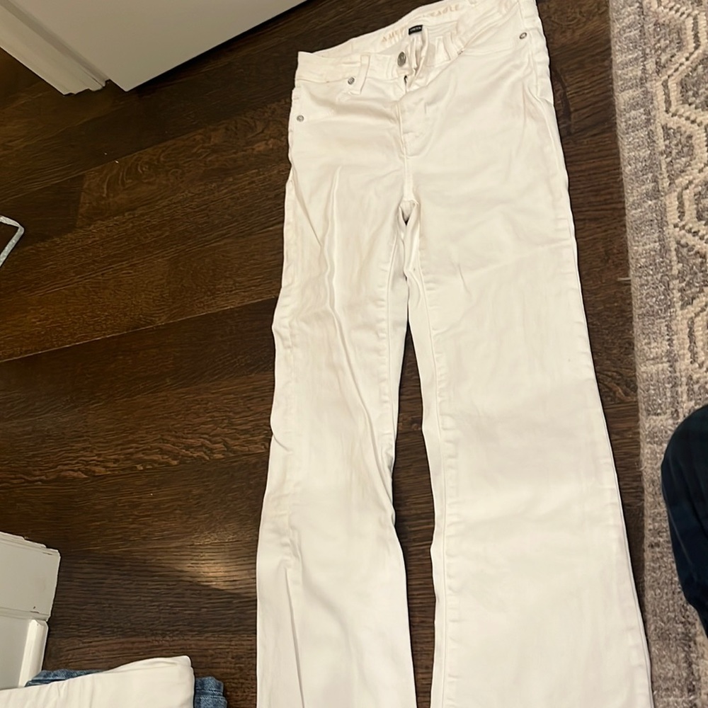 American eagle wide leg Jean. Women size 4. Stretchy. So so so  comfortable.
